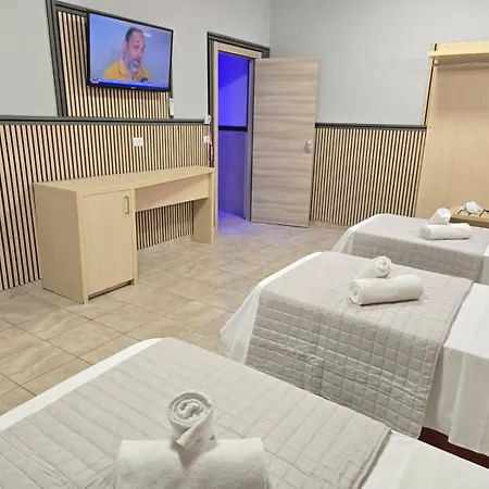 Modena Hotel 3*
